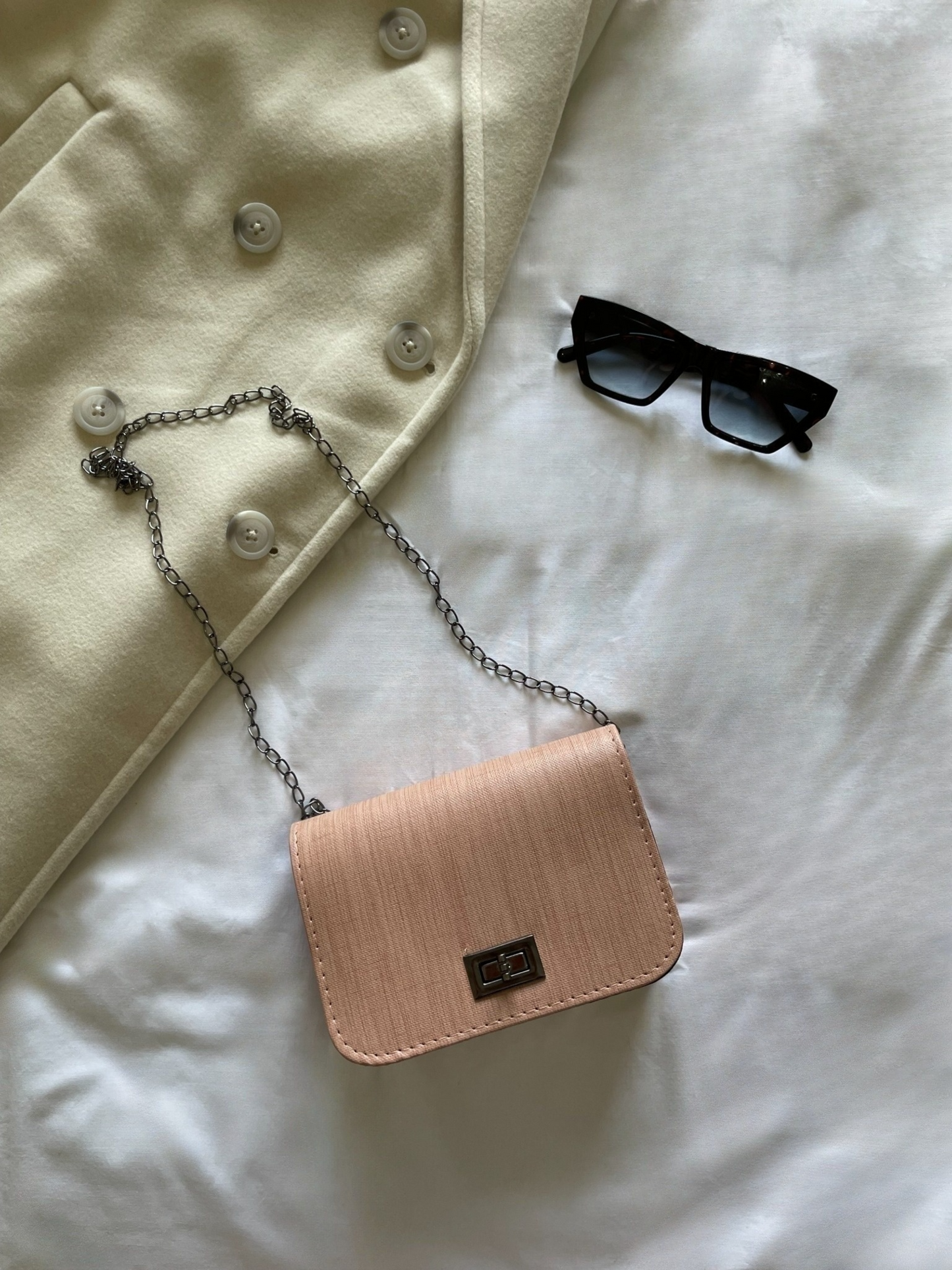 BORSA SQUADRATA CON TRACOLLA
