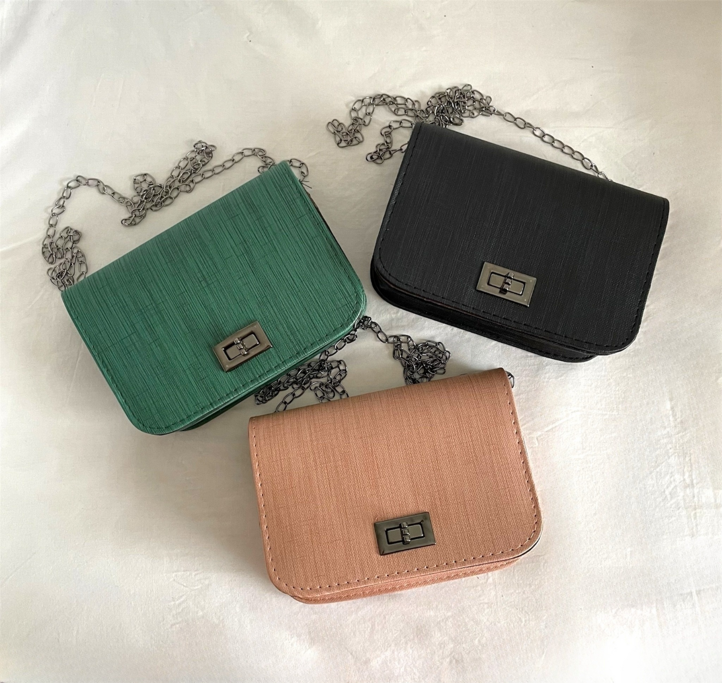 BORSA SQUADRATA CON TRACOLLA